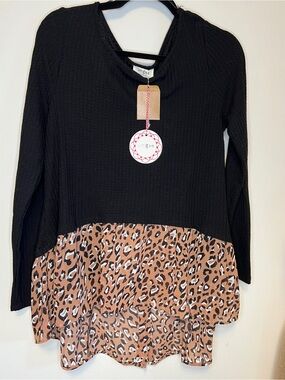 NWT Umgee Comfortable Flowy Top Black & Leopard Print